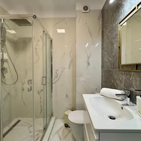 Apartment No 204 Lebada